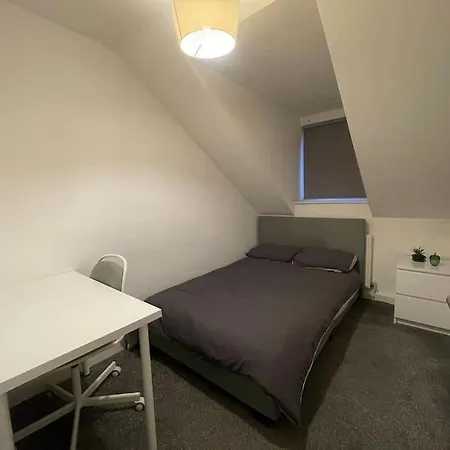 Old Listing Headingley Leeds アパート リーズ